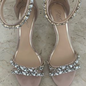 Badgley Mischka size 7 blush bridal heels